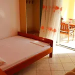 Apartment Buco Seafront & Fastfood
