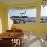 Apartment Buco Seafront & Fastfood