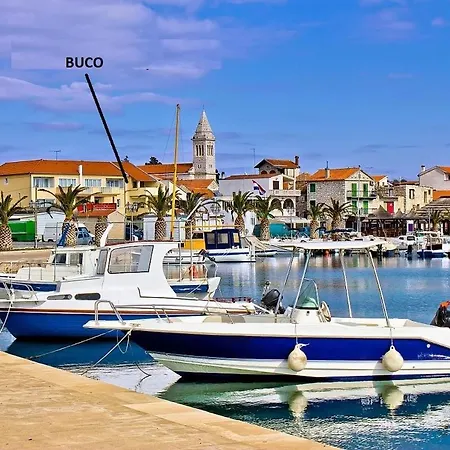 Buco Seafront & Fastfood Apartament Pakoštane