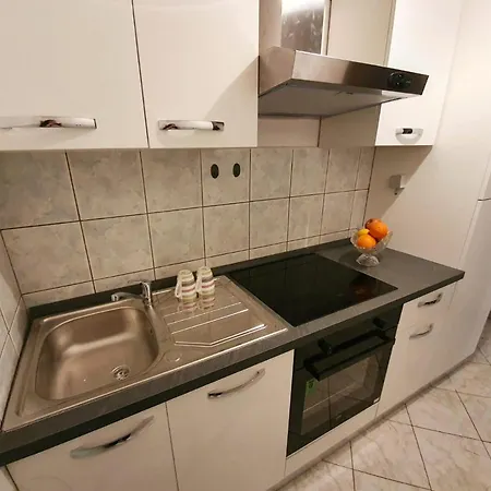 Apartament Buco Seafront & Fastfood Pakoštane
