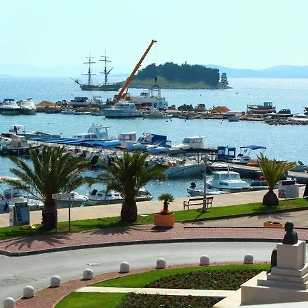 Buco Seafront & Fastfood * Pakoštane