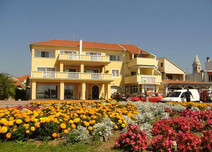Buco Seafront & Fastfood * פאקוסטאן