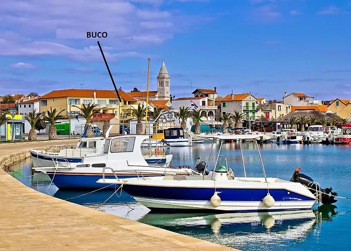 Buco Seafront & Fastfood Apartman Pakostane