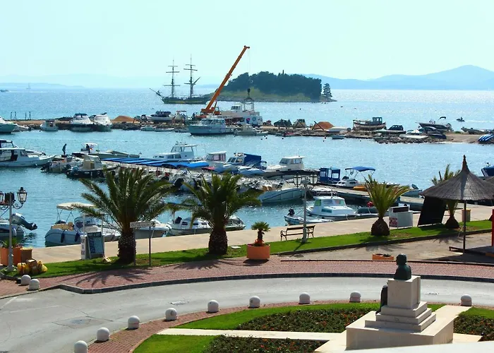 Buco Seafront & Fastfood * פאקוסטאן