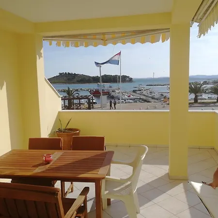 Appartement Buco Seafront & Fastfood