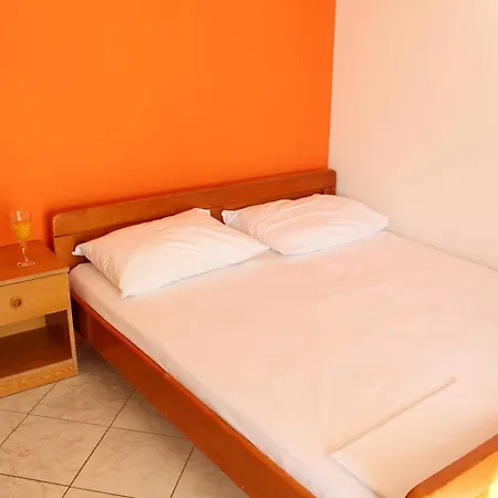 Appartement Buco Seafront & Fastfood *