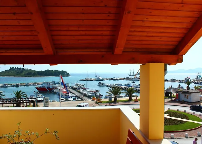 Buco Seafront & Fastfood Апартаменты Пакоштане
